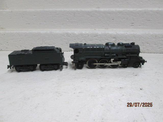HO SCALE - JOUEF - 4-6-2 DARK GREEN STEAM LOCOMOTIVE