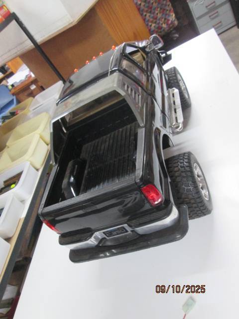 1:6 SCALE - RADIO CONTROL TRUCK - EZTEC - FORD F-350