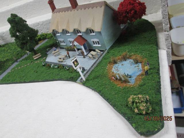 OO SCALE - DIORAMA WITH HOUSE & PARK AND LOTS OF SCENERY