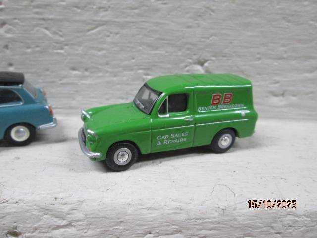 OO SCALE - OXFORD DIECAST MOTORCAR MODELS - X6