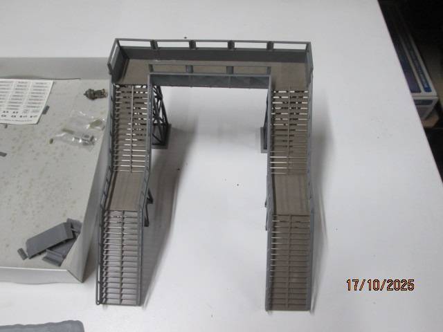 HO / OO SCALE - PEDESTRIAN RAIL FOOT BRIDGE + VARIOUS BITS AND PIECES  -