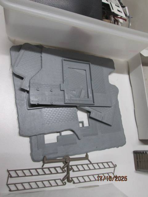 HO / OO SCALE - PEDESTRIAN RAIL FOOT BRIDGE + VARIOUS BITS AND PIECES  -