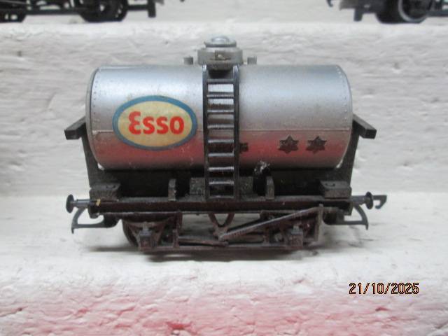 OO SCALE - HORNBY- GOODS WAGONS - X5 - BOXED