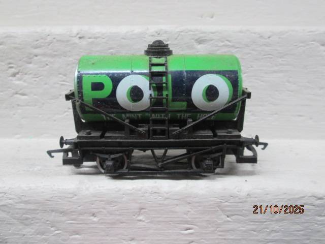 OO SCALE - HORNBY- GOODS WAGONS - X5 - BOXED