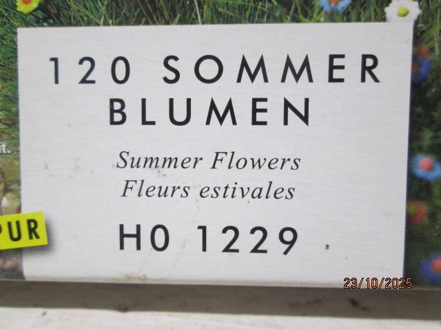 HO SCALE - BUSCH - SCENERY  SUMMER FLOWERS + DAISIES - BOXED