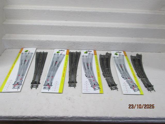 HO / OO SCALE - HORNBY - POINTS - X4 - BOXED