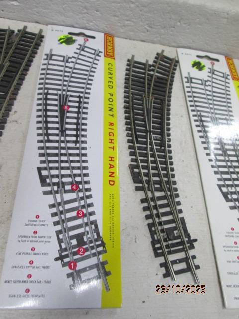 HO / OO SCALE - HORNBY - POINTS - X4 - BOXED
