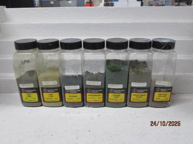 HO SCALE- WOODLAND SCENICS - VARIOUS SCATTER MATERIALS - X7 - BOXED