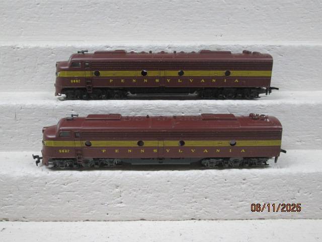 HO SCALE - RIVAROSSI - PENNSYLVANIA - DIESEL POWER & DUMMY SET