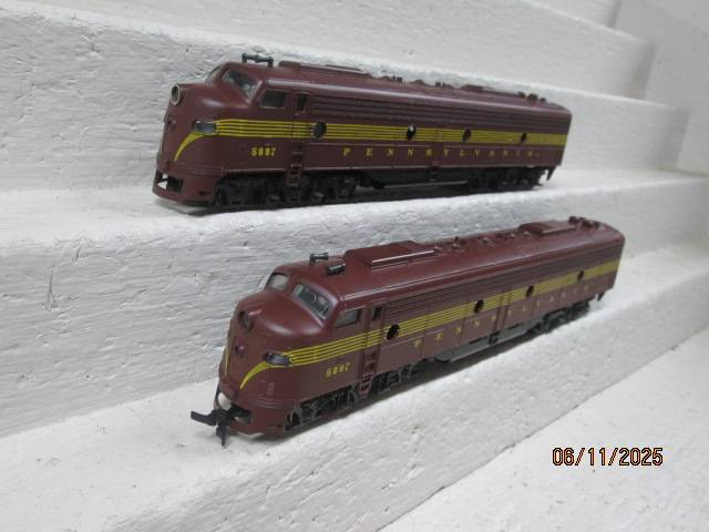 HO SCALE - RIVAROSSI - PENNSYLVANIA - DIESEL POWER & DUMMY SET