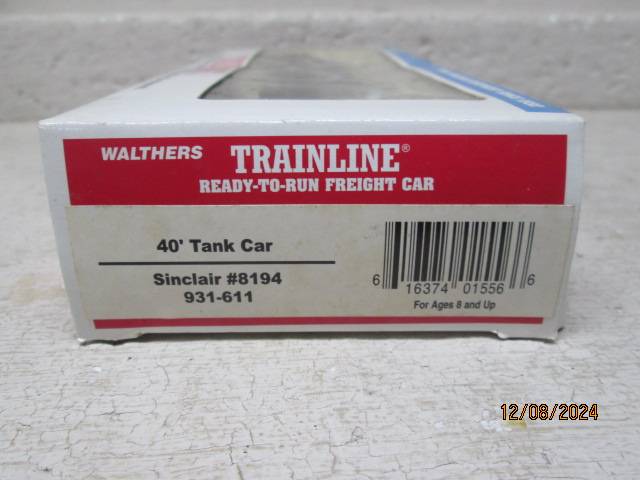 HO SCALE - WALTHERS - SINCLAIR SINGLE DOME TANKER - BOXED
