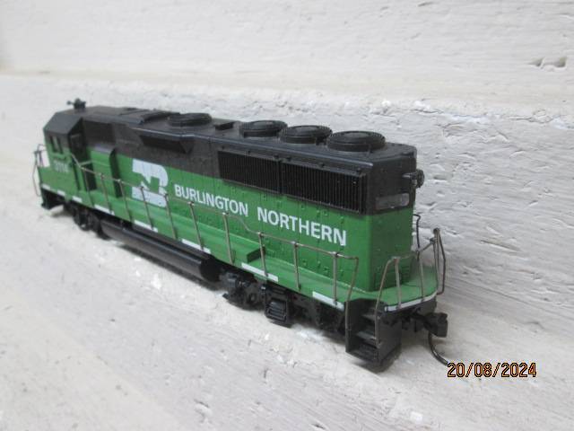 HO SCALE - ATHEARN - BURLINGTON NORTHERN DIESEL LOCOMOTIVE