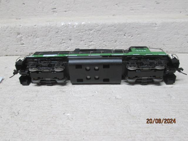 HO SCALE - ATHEARN - BURLINGTON NORTHERN DIESEL LOCOMOTIVE
