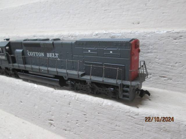 HO SCALE - ATHEARN - COTTON BELT SD40T - DIESEL LOCOMOTIVE - BOXED