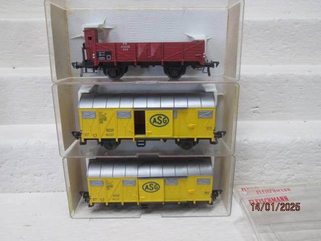 HO SCALE - FLEISCHMANN - X3 GOODS WAGONS - BOXED