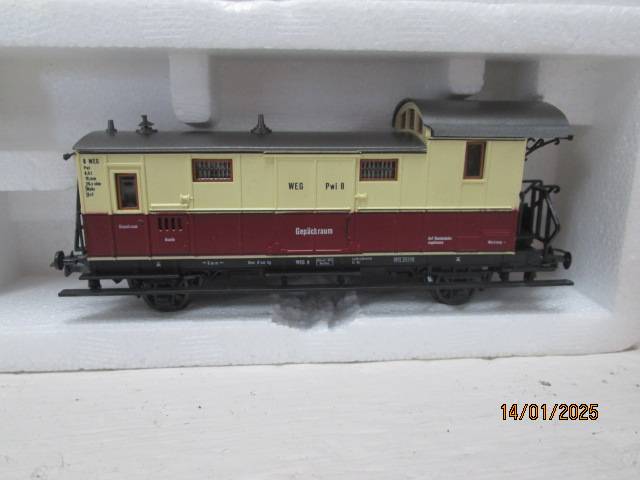 HO SCALE - ROCO - X5 SHORT PASSENGER COACHES - BOXED