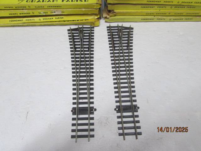 HO / OO SCALE - GRAHAM FARISH POINTS - X14 - BOXED