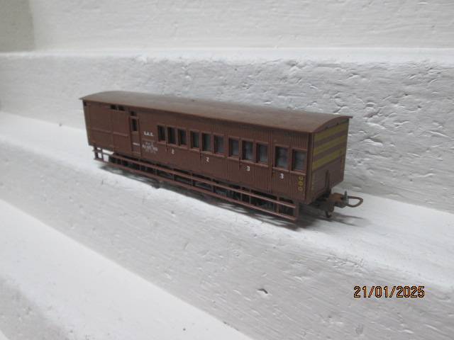 HO SCALE - LIMA - SAR- V8 GUARDS VAN