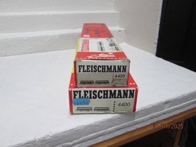 HO SCALE - FLEISCHMANN - RAILCAR SET + DUMMY SET - BOXED