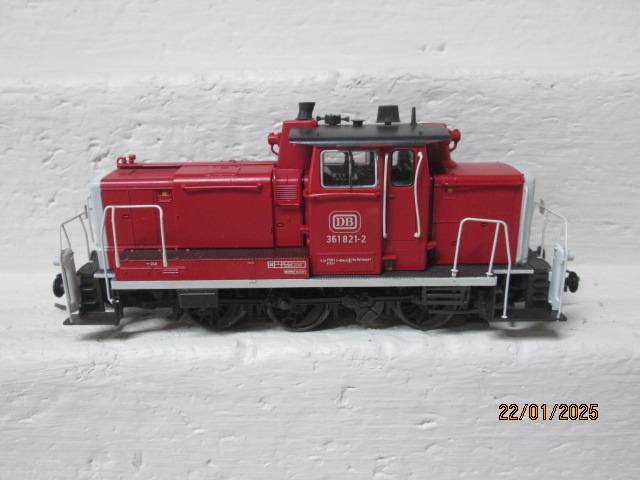 HO SCALE - ROCO - DB RED DIESEL LOCOMOTIVE - BOXED