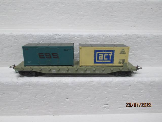HO SCALE - LIMA - FCF CONTAINER WAGON