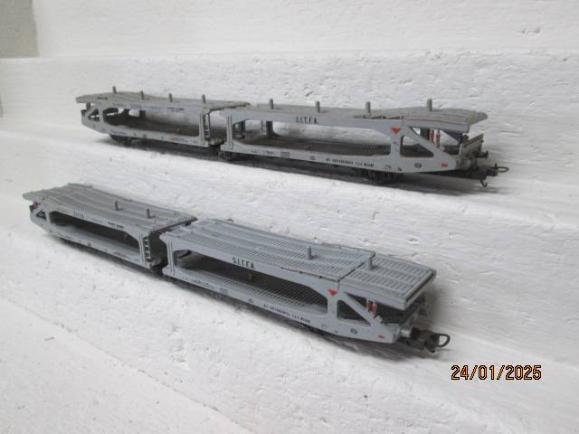 HO SCALE- LIMA - FS ARTICULATED CAR CARRIER - X2