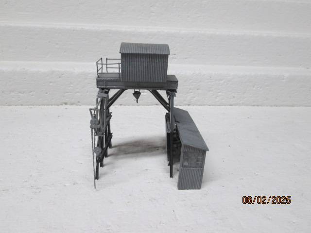OO SCALE- BACHMANN - SCENECRAFT DEPOT HOIST - BOXED
