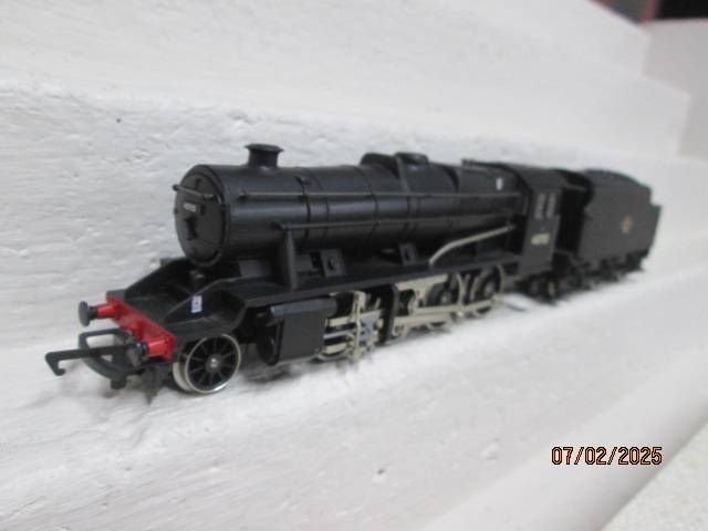OO SCALE - HORNBY - CLASS 8F STEAM LOCOMOTIVE - BOXED