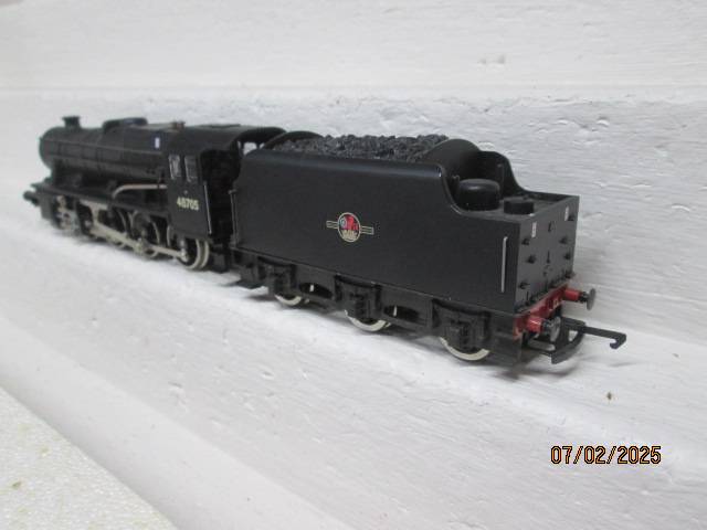 OO SCALE - HORNBY - CLASS 8F STEAM LOCOMOTIVE - BOXED