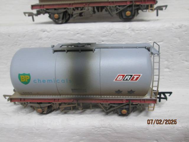 OO SCALE - BACHMANN - BP TANKERS X2 - BOXED
