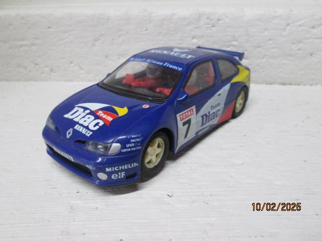 SLOT CAR - 1:32 SCALE - HORNBY - RENAULT RALLY CAR