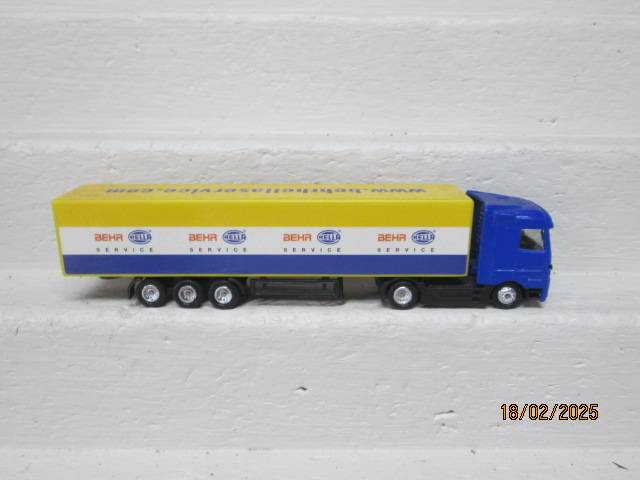 HO SCALE - MERCEDES ACTROSS - HELLA ROAD TRUCK & TRAILER