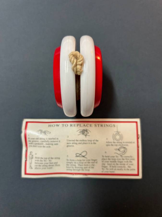 Coca Cola Russell yoyo with strings