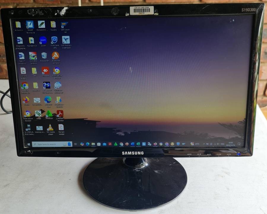 SAMSUNG S19D300 MONITOR - 19 INCH MONITOR - FULL WORKING CONDITION