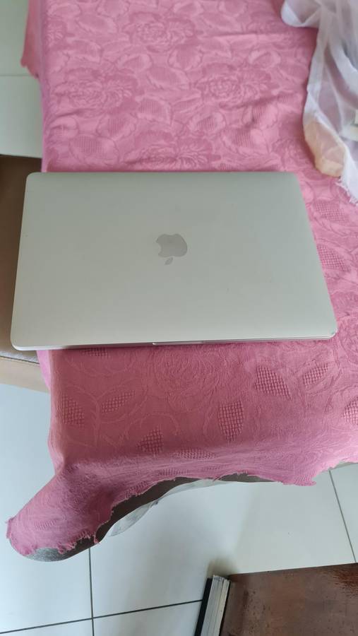 MACBOOK PRO 13 - 2017 MODEL - 8GB MEMORY - 128GB SSD HARD DRIVE