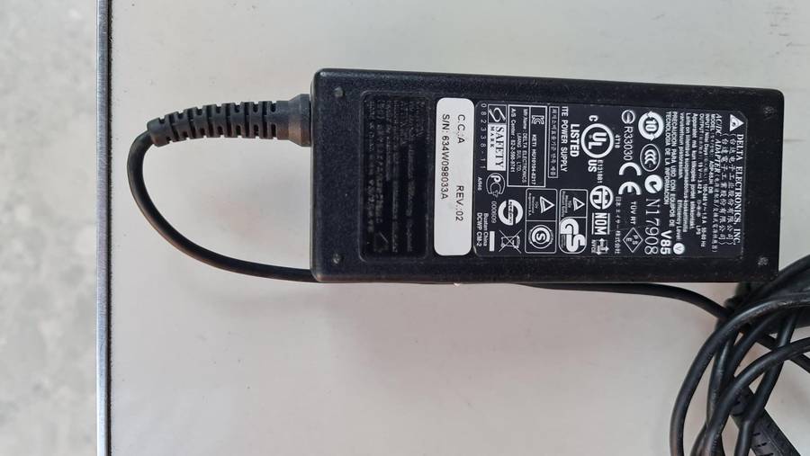 ORIGINAL DELL CHARGER - DELTA - AS PER PIC - 19V - 3.42 - FULL WORKING CONDITION
