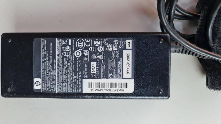 ORIGINAL HP CHARGER - AS PER PIC - 19V - 4.74 - FULL WORKING CONDITION