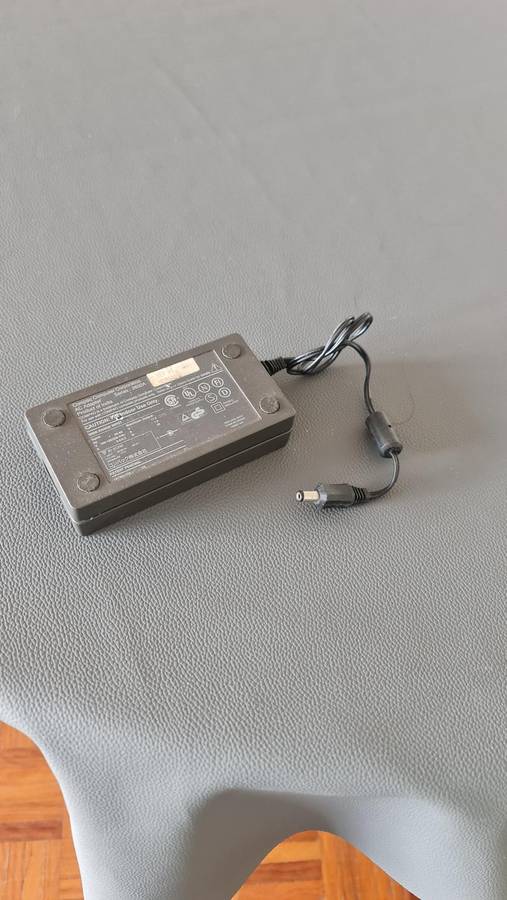 ORIGINAL COMPAQ CHARGER - AS PER PIC - 17.5V - 1.8A - FULL WORKING CONDITION