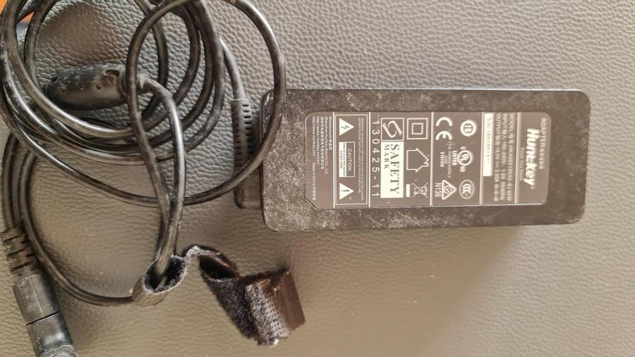 HUNKEY CHARGER - AS PER PIC - 19.5V - 3.33A - FULL WORKING CONDITION