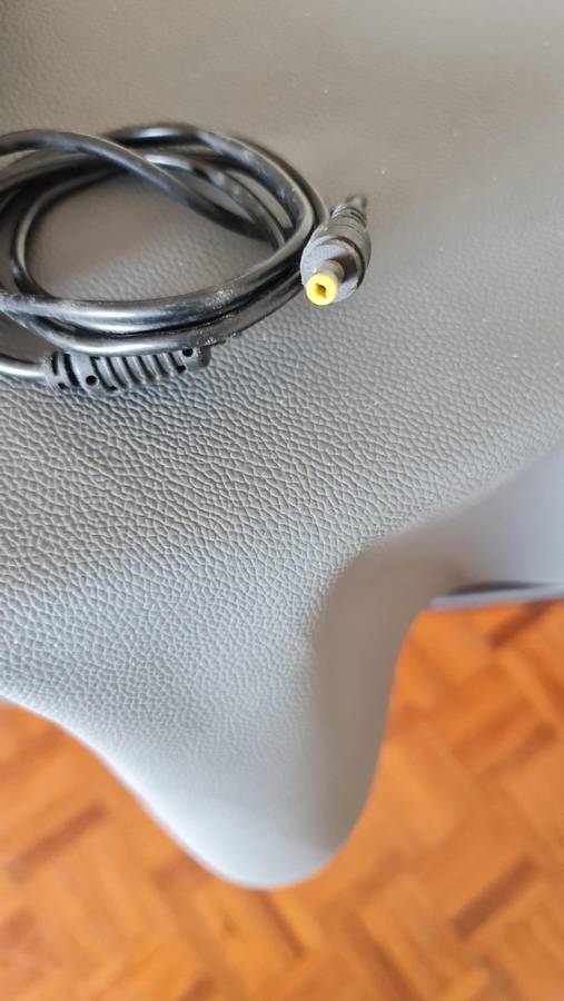 GENERIC CHARGER - AS PER PIC - 19V - 4.7A - FULL WORKING CONDITION