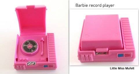 A Lot of vintage Barbie and Sindy accessories including a Baywatch Ski Runner and Sindy Snowboards