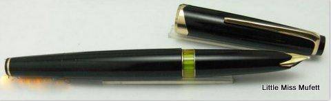 A Mont Blanc Meisterstuck 72 fountain pen with a gold nib---Unboxed