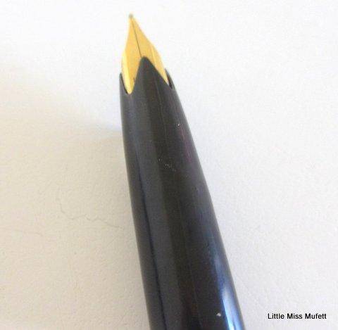 A Mont Blanc Meisterstuck 72 fountain pen with a gold nib---Unboxed