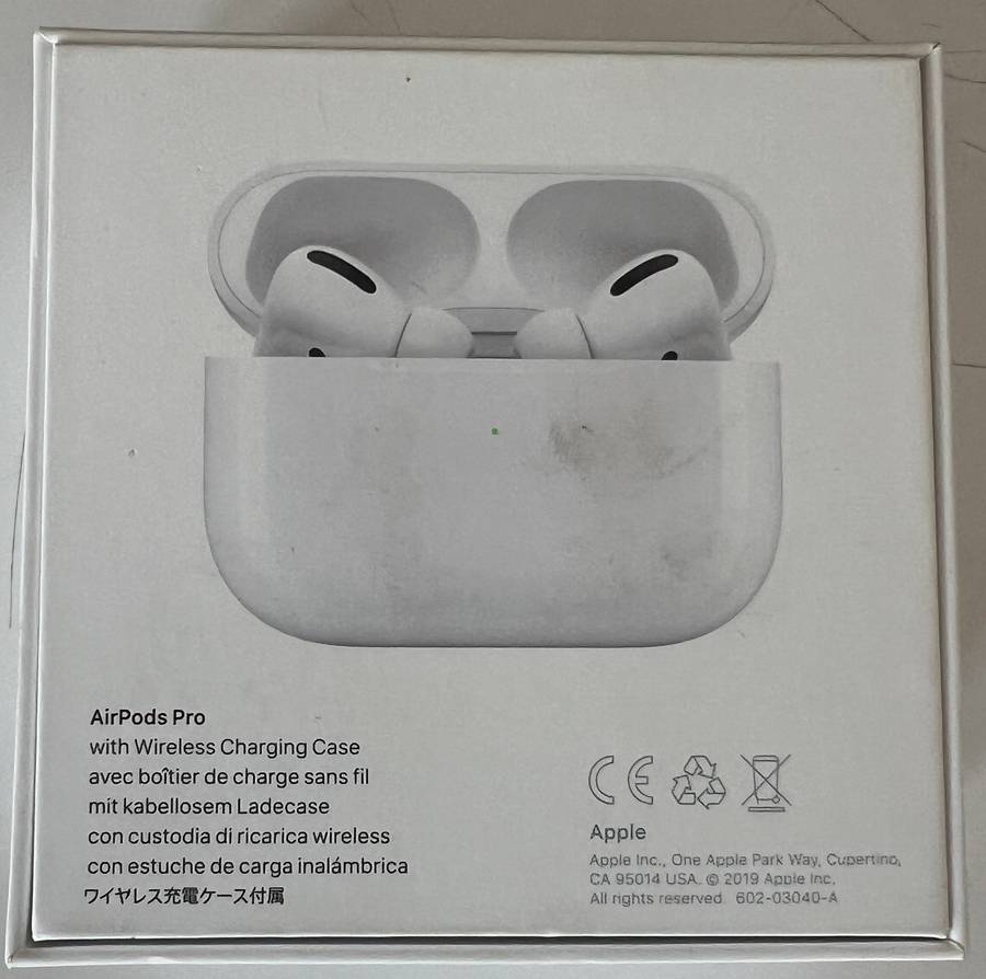AirPods Pro (1st generation) with Wireless Charging Case - (Original Apple product)