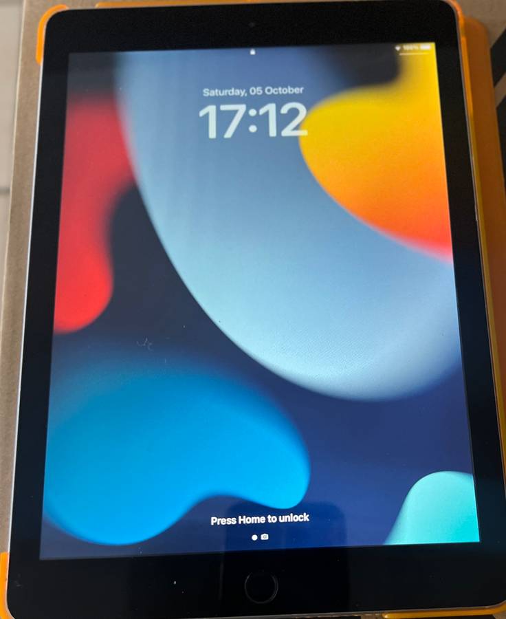 128GB Apple iPad 5th Gen