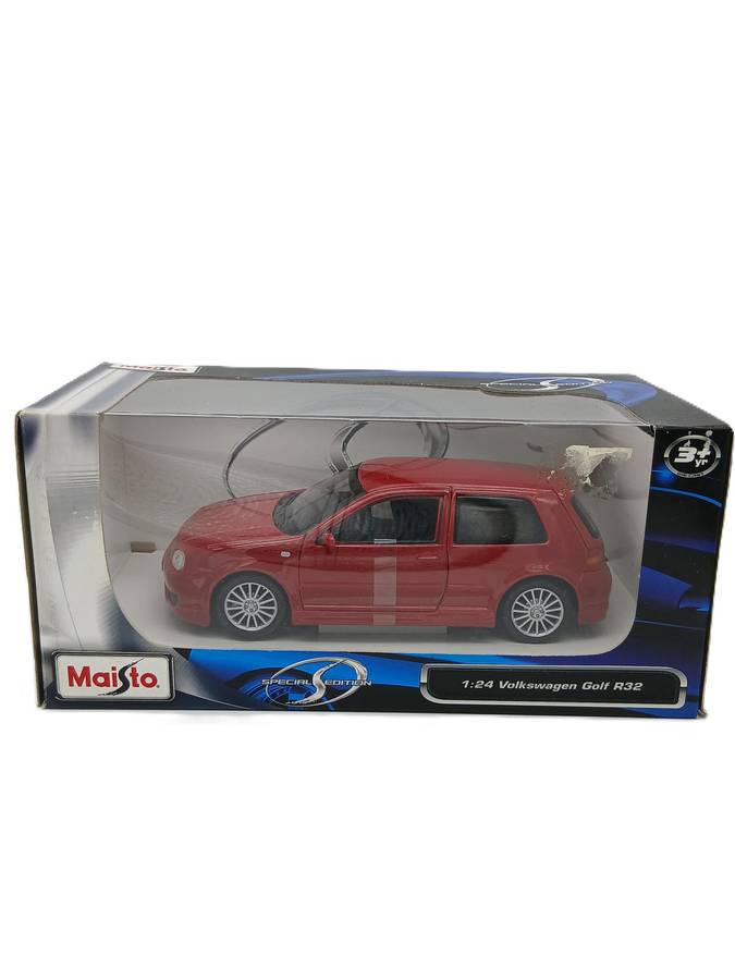 Maisto Volkswagen VW Golf R32 Red