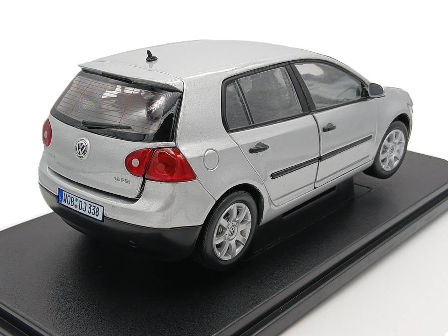 Welly Volkswagen VW Golf GTI Mk V 1/18