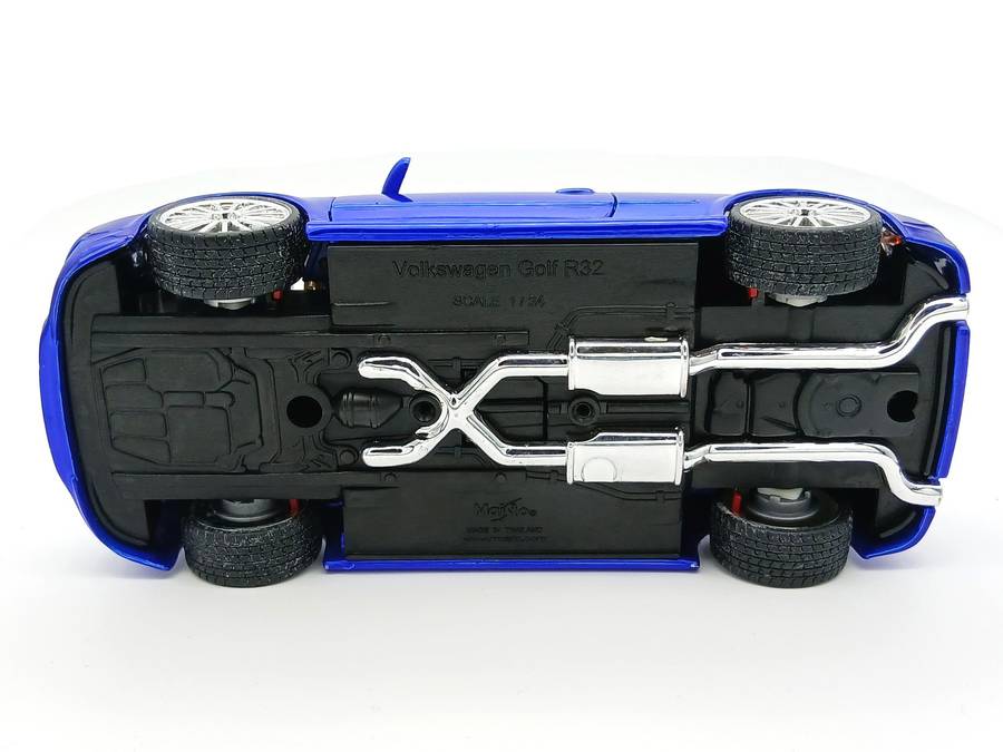 Maisto Volkswagen VW Golf Mk4 R32 1/24 Blue Custom Shop Cruz Tuner - Rare