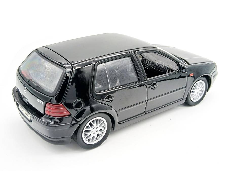 Welly Volkswagen VW Golf MK4 GTi 1/24 Black