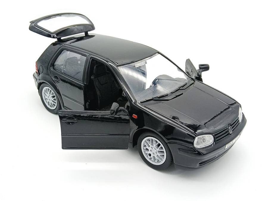 Welly Volkswagen VW Golf MK4 GTi 1/24 Black